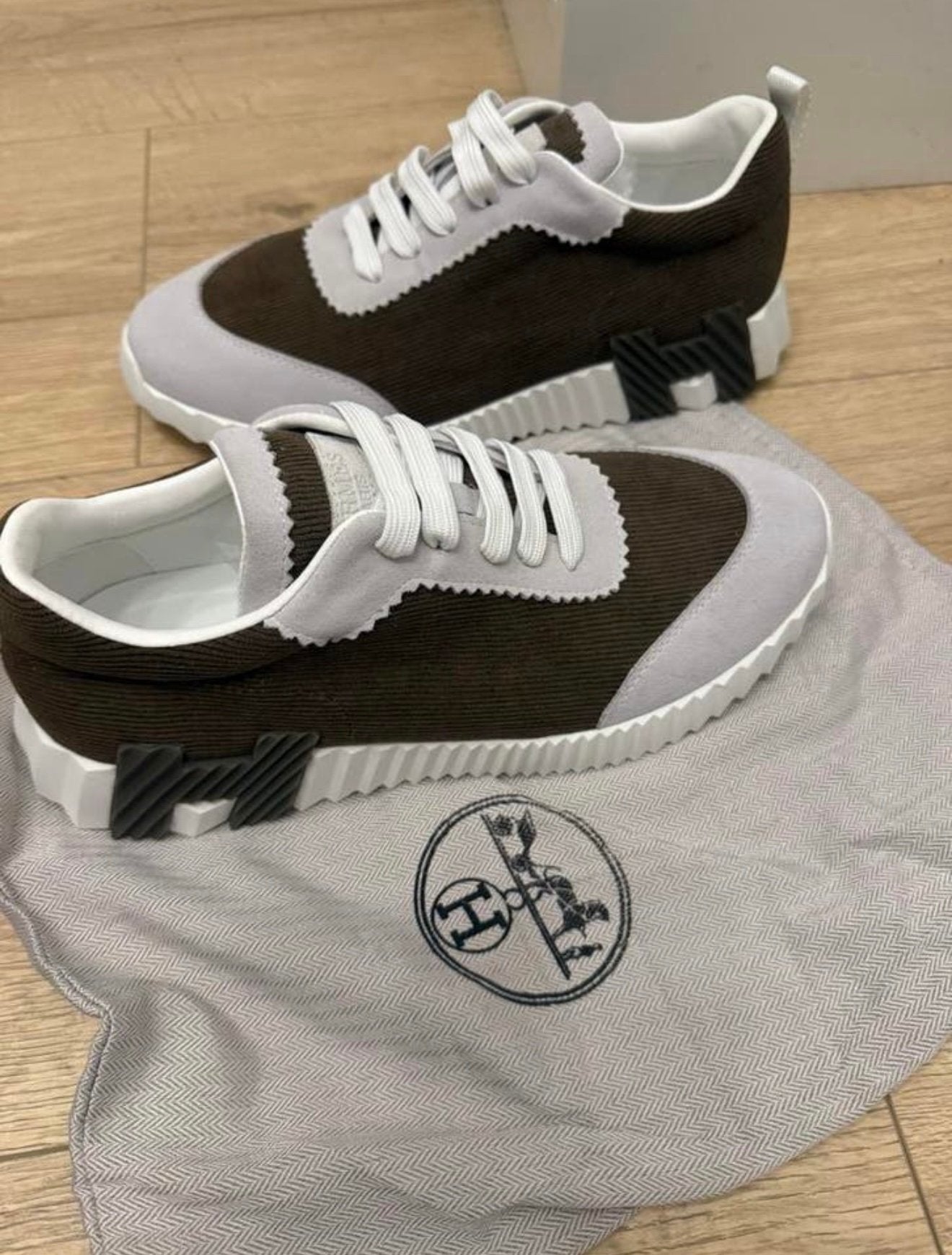 Hermes bouncing sneakers, Ophalen of Verzenden, Zo goed als nieuw, Zwart