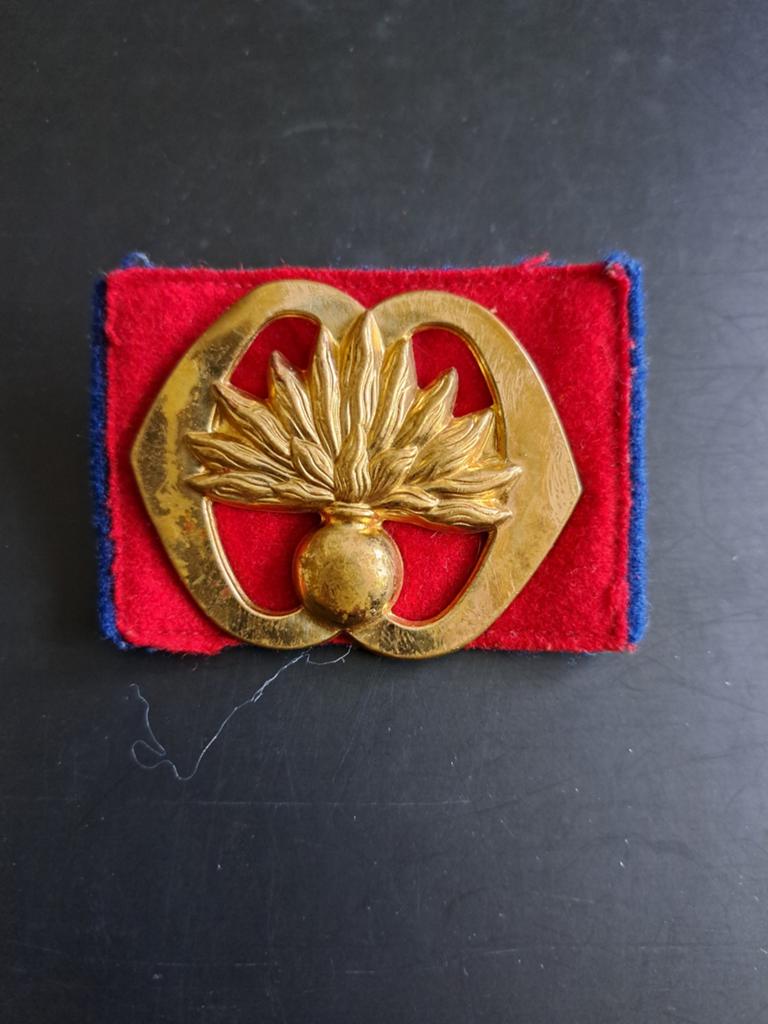 Baret embleem Garde Grenadiers, Verzamelen, Ophalen of Verzenden, Landmacht, Nederland, Embleem of Badge