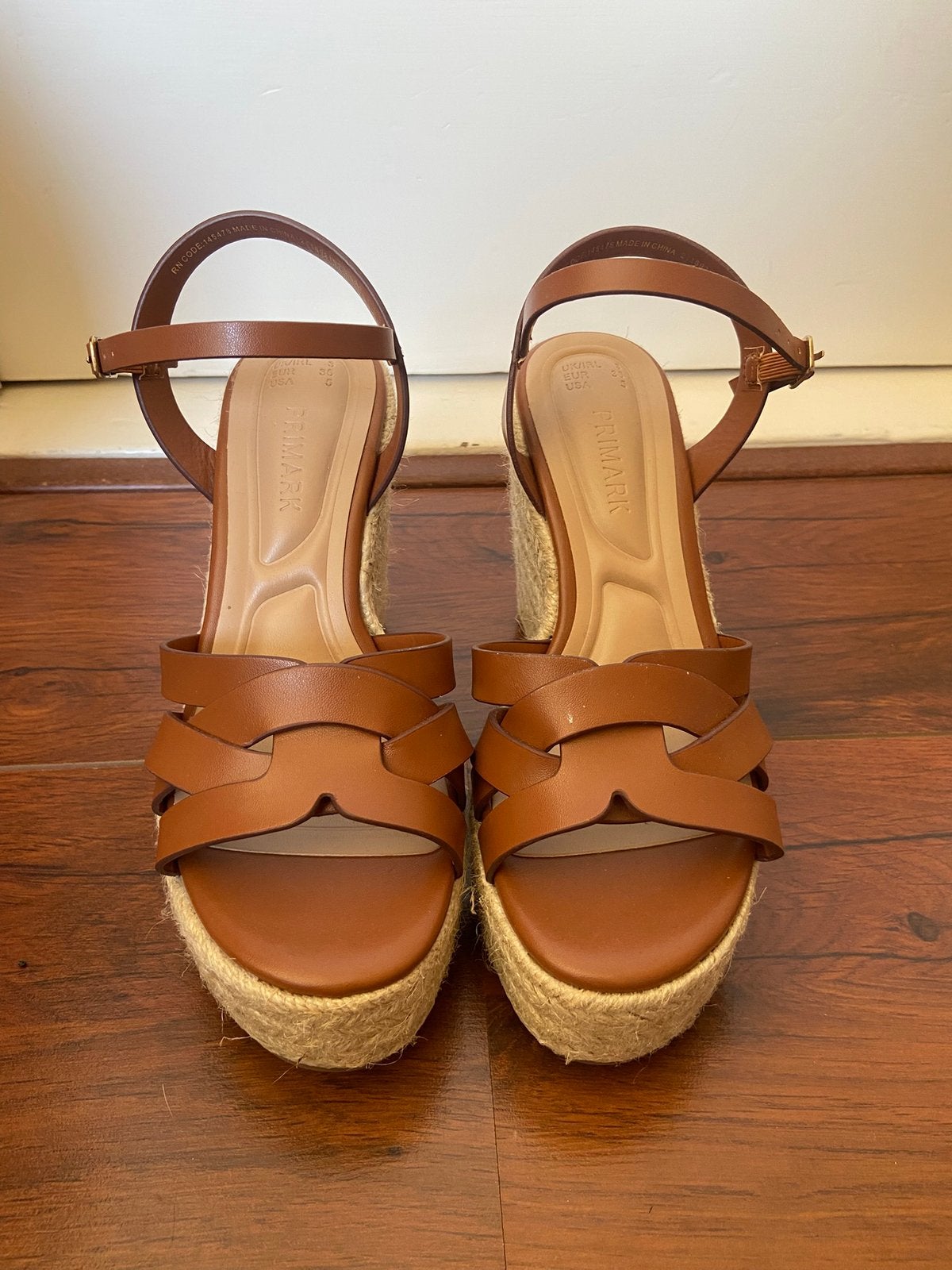 Zomerse sleehak, Ophalen, Beige, Nieuw, Sandalen of Muiltjes