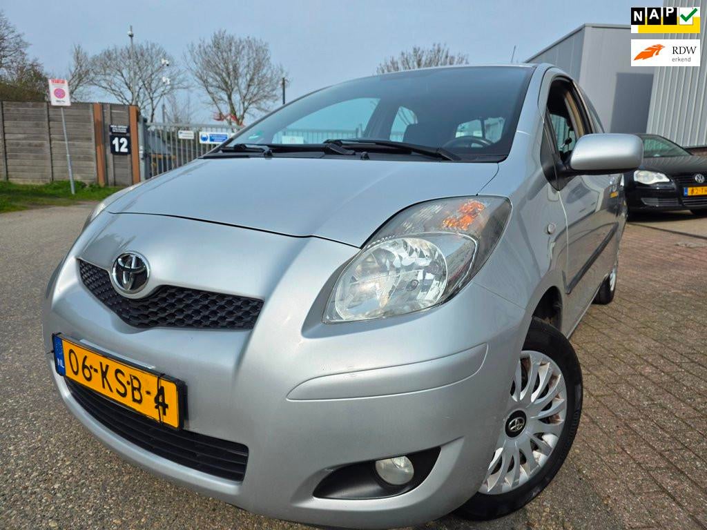 Toyota Yaris 1.3 VVTi Aspiration, Auto's, Voorwielaandrijving, 101 pk, 4 cilinders, Bedrijf