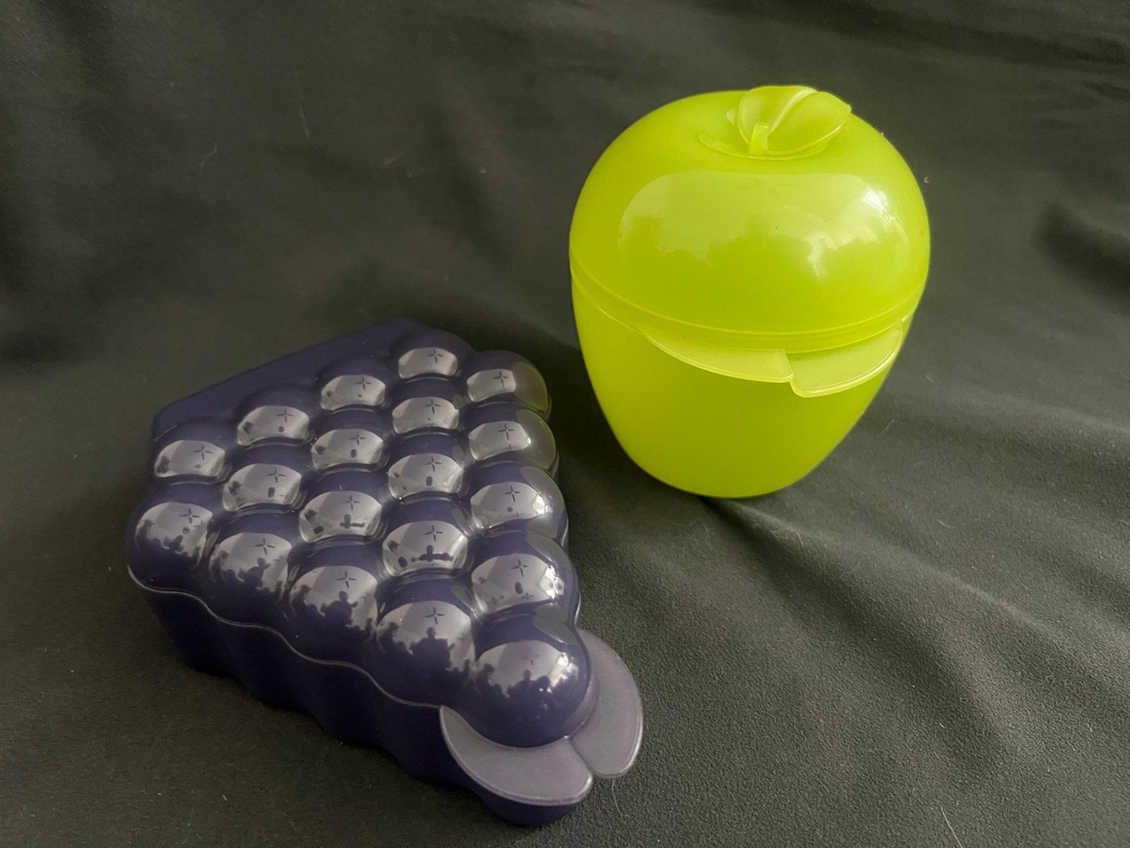 Tupperware appel en druiven doosje, Huis en Inrichting, Keuken | Tupperware, Ophalen of Verzenden, Gebruikt, Groen, Bak of Kom