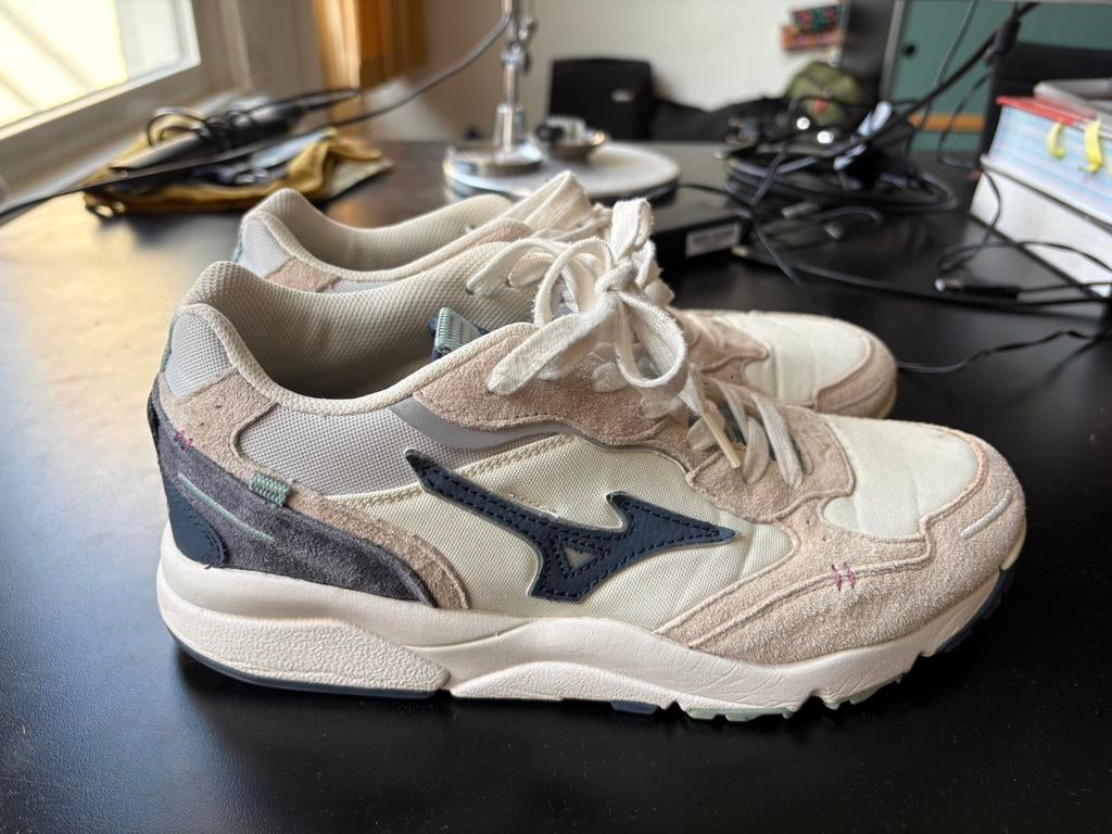Te koop ZGAN MIZUNO schoenen maat 43, Sport en Fitness, Loopsport en Atletiek, Ophalen of Verzenden, Zo goed als nieuw, Hardloopschoenen
