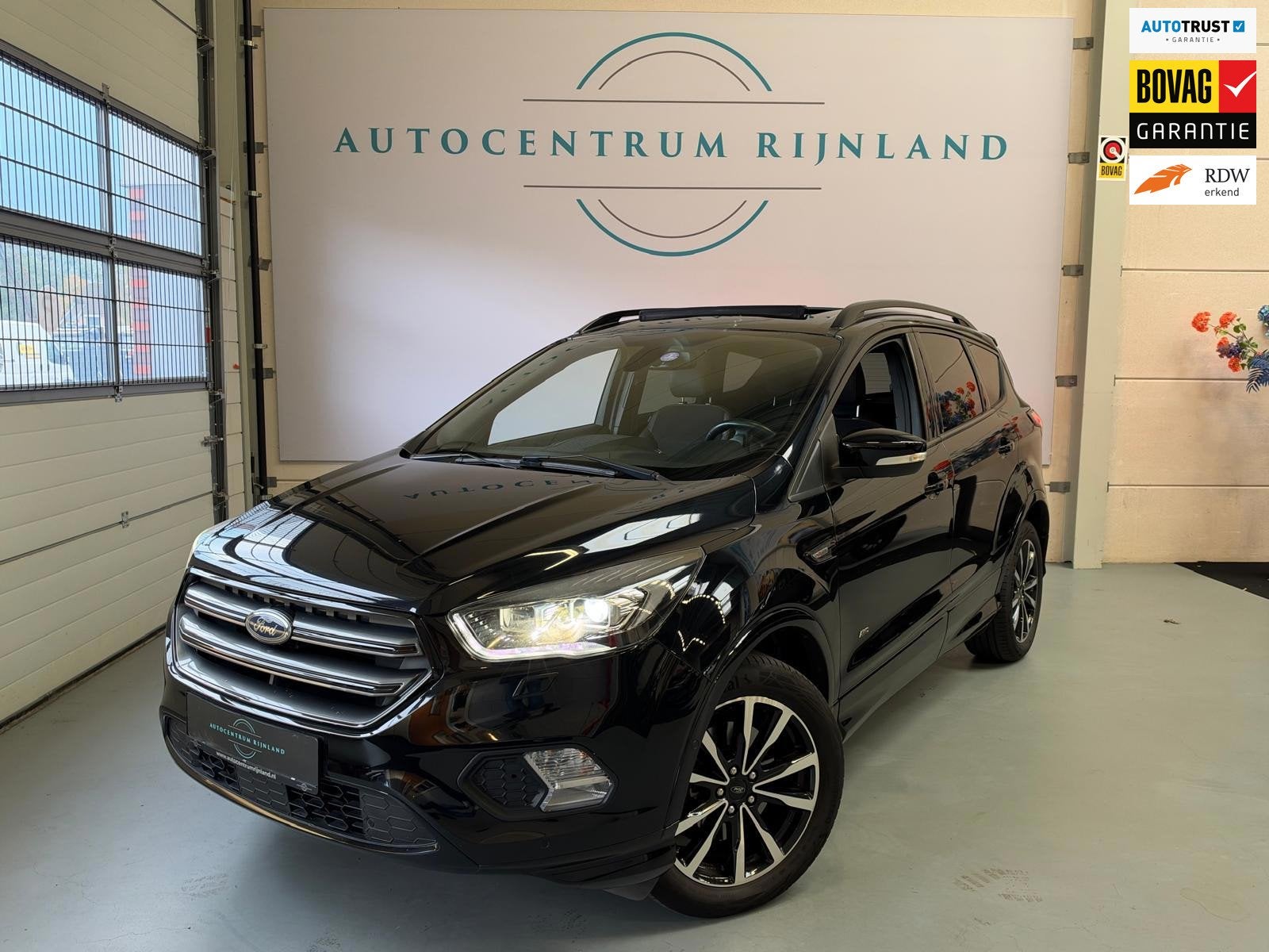 Ford Kuga 1.5 EcoBoost ST Line, Pano, Camera, carplay, Stoel, Auto's, Automaat, Dealer onderhouden, 1498 cc, 4 cilinders