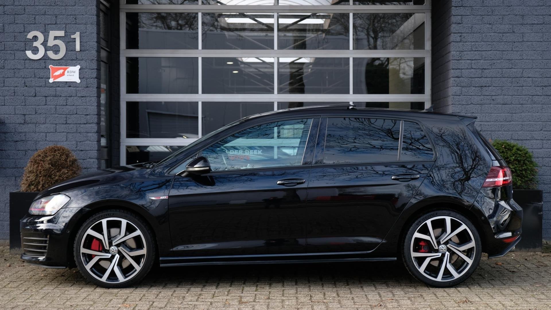 Volkswagen GOLF 2.0 TSI GTI Performance ACC|DYN|DCC|PANO|VOL, Gebruikt, 4 cilinders, 1984 cc, Zwart