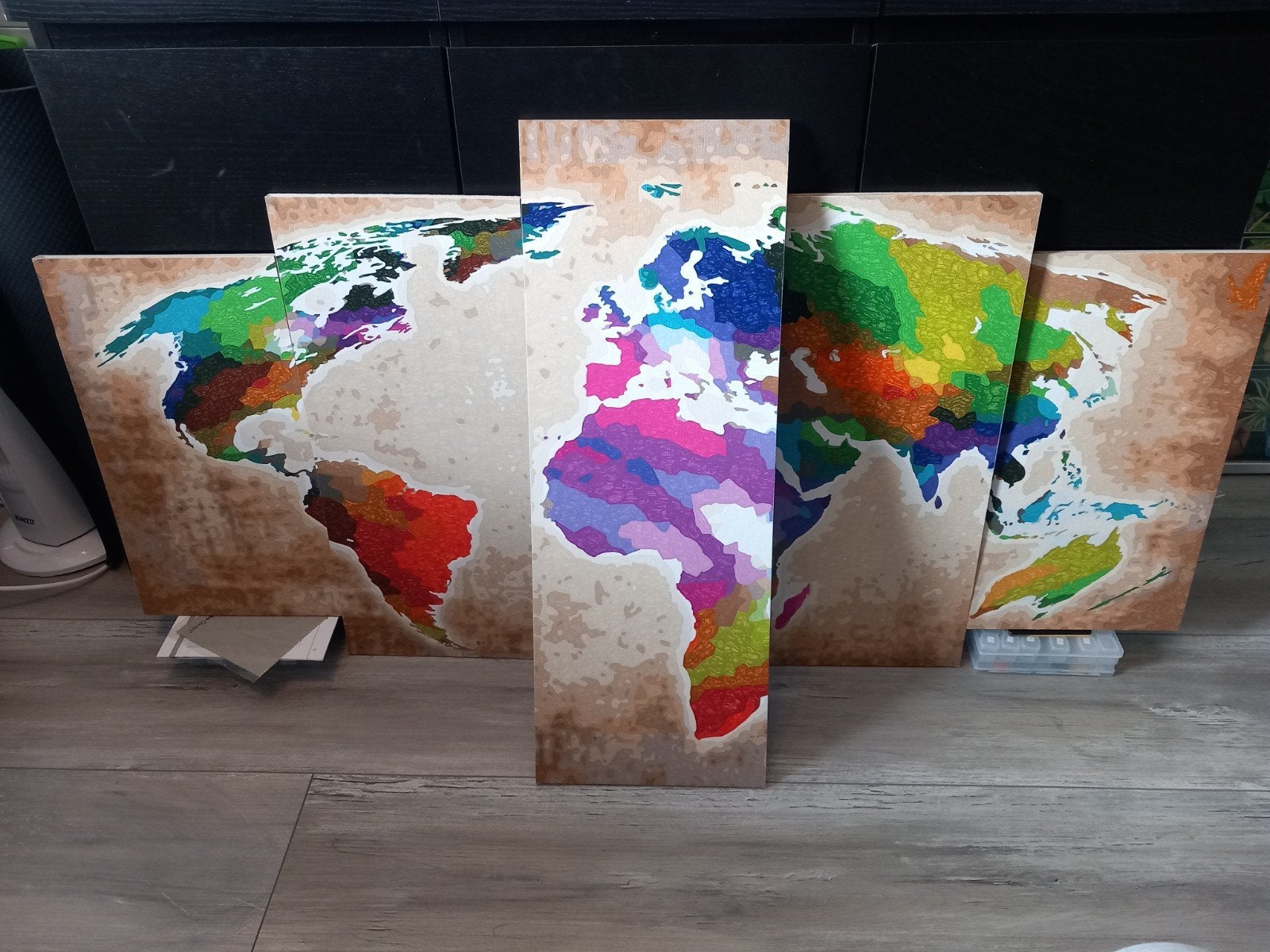 5 luik wereld kaart, Ophalen, Schilderij