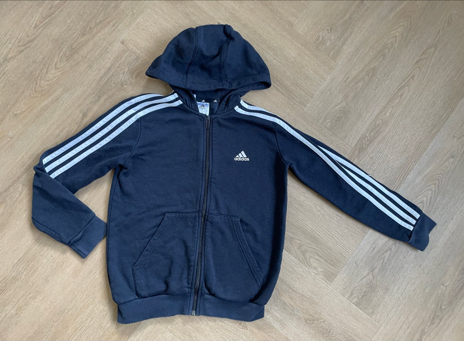 Adidas blauw vest met rits maat 152, Verzenden, Zo goed als nieuw, Jongen of Meisje, Trui of Vest