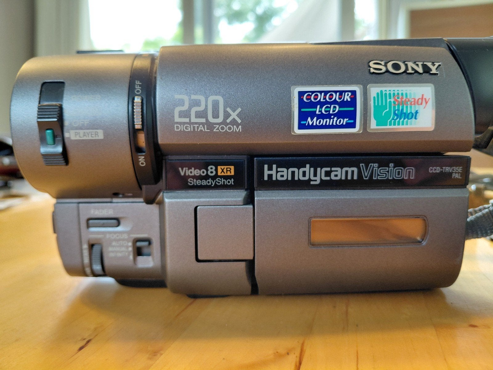 Sony Handycam Vision CCD-TRV35E Video8 XR SteadyShot, Audio, Tv en Foto, Videocamera's Digitaal, Ophalen of Verzenden