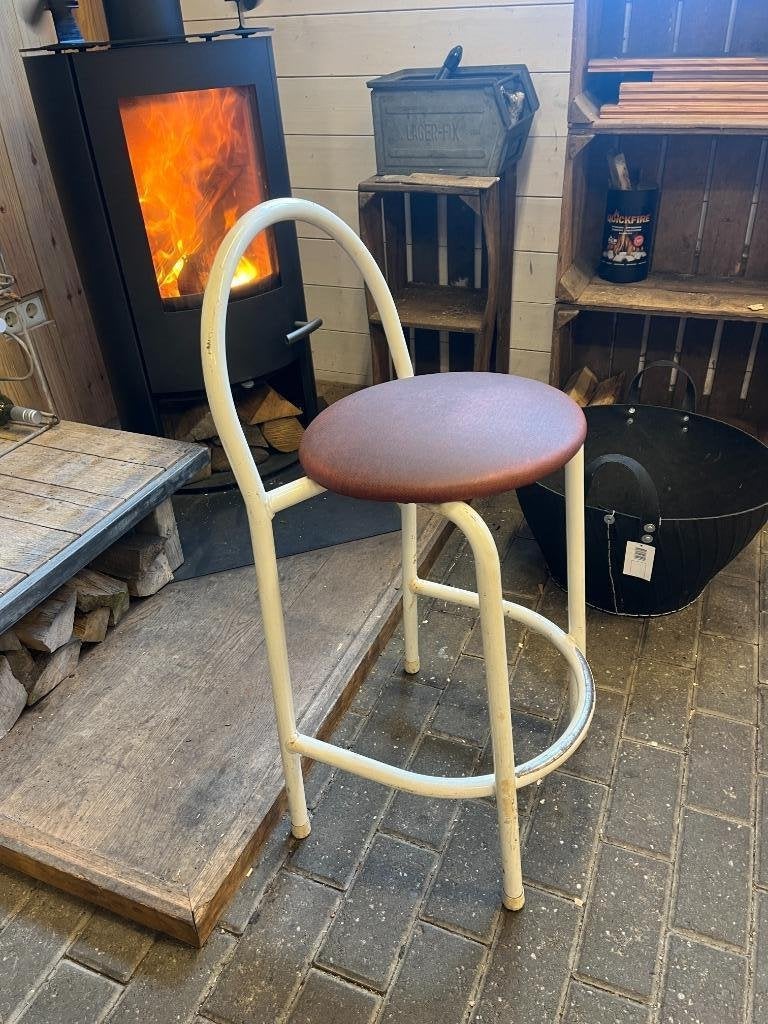 Witte industiele kruk , zithoogte circa 65cm, Ophalen of Verzenden, Gebruikt