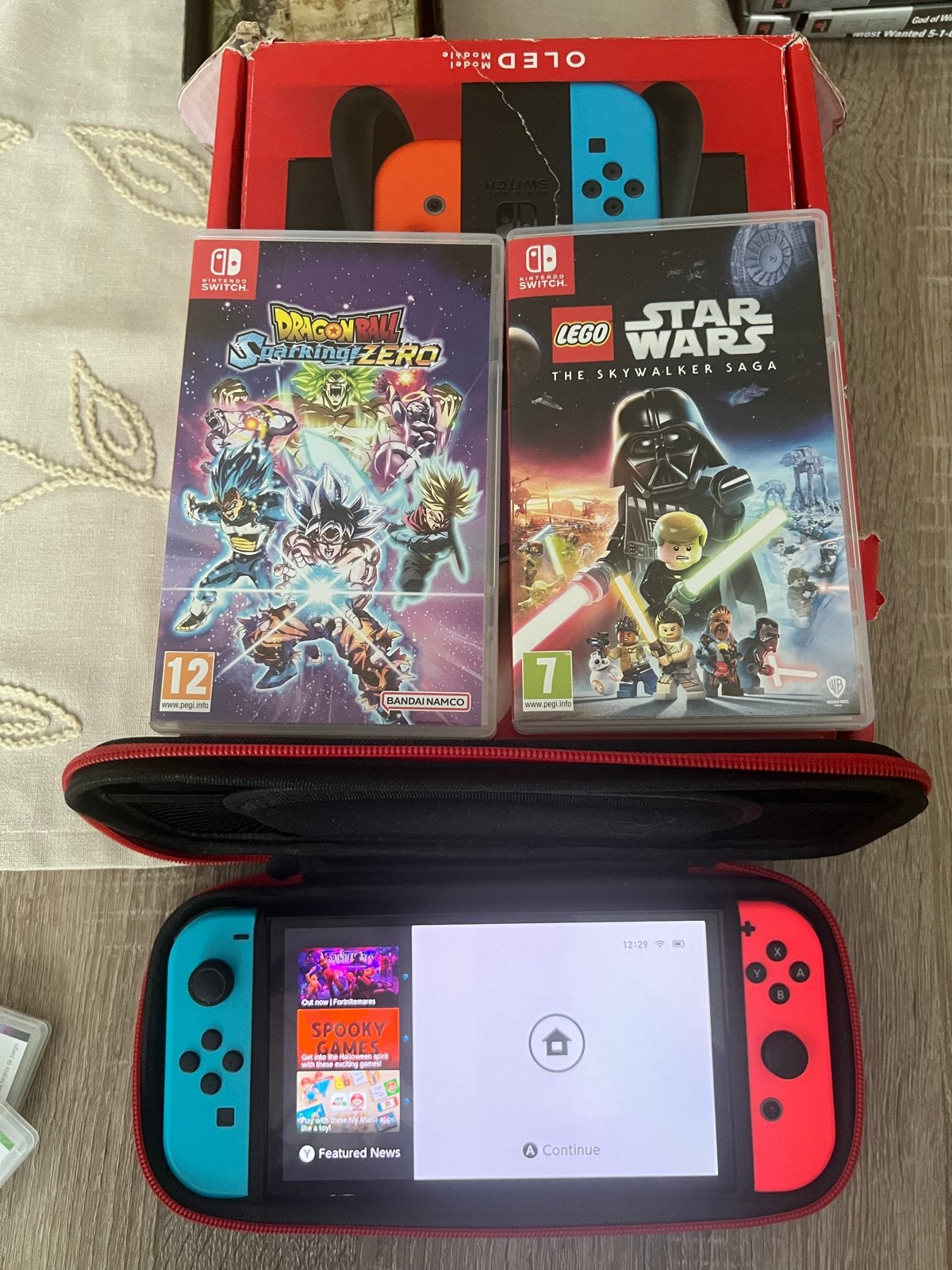 Nintendo Switch OLED met 2 games en accessoires, Switch OLED, Met games, Met 2 controllers, Ophalen of Verzenden