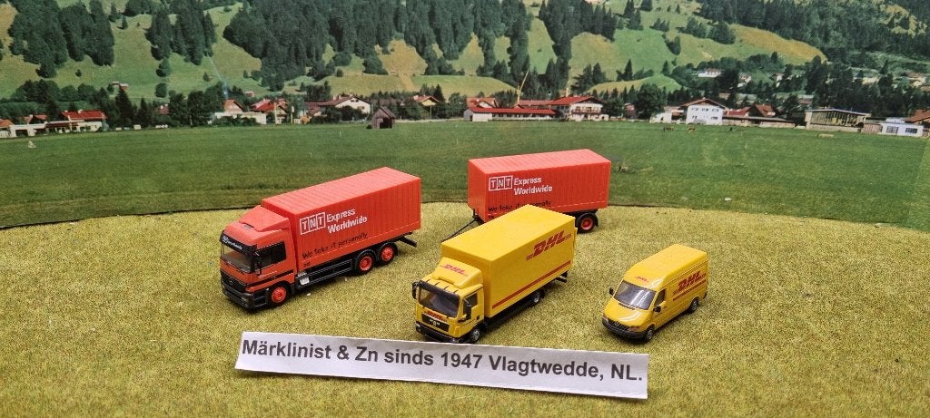 Herpa : Set van DHL + TNT met aanhanger., Ophalen of Verzenden, Zo goed als nieuw, Bus of Vrachtwagen, Herpa