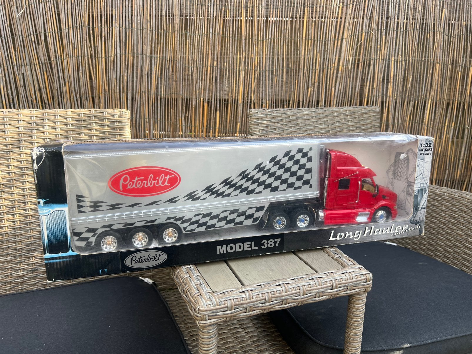 NewRay Peterbilt 387 truck 1:32, Ophalen of Verzenden, Zo goed als nieuw, Overige merken
