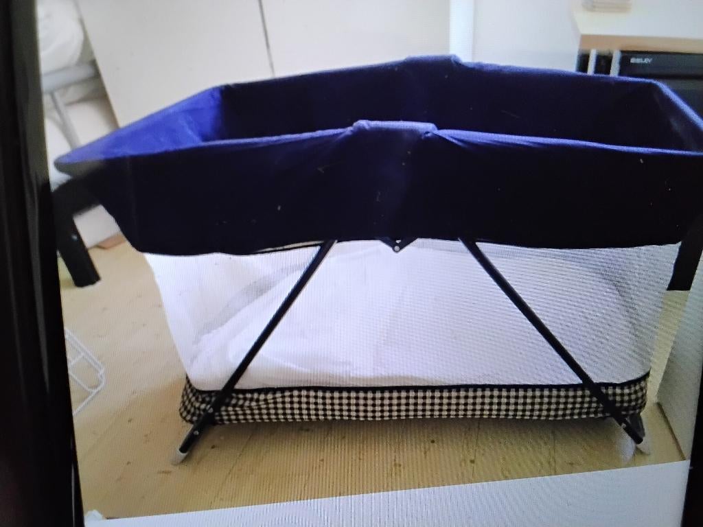 Campingbedje met matras, Ophalen, Gebruikt, Reisbedje