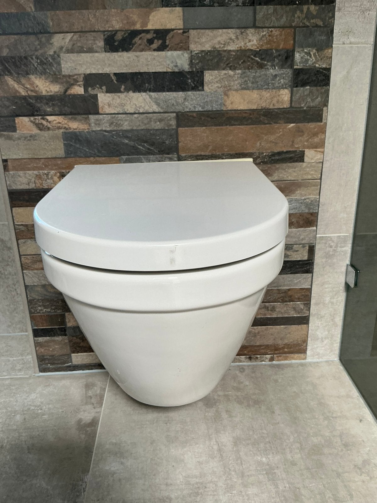 Toiletpot met soft close bril en deksel, Doe-het-zelf en Verbouw, Sanitair, Ophalen, Zo goed als nieuw, Toilet