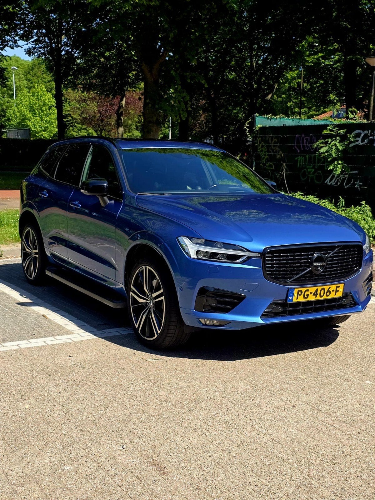 Volvo XC60 T6 320pk Geartronic AWD 2017 Blauw, Auto's, Volvo, 4 cilinders, 1969 cc, Origineel Nederlands, XC60