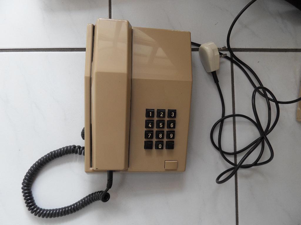 Oude telefoon ptt FEBR 81, Verzamelen, Ophalen of Verzenden, Huis en Inrichting