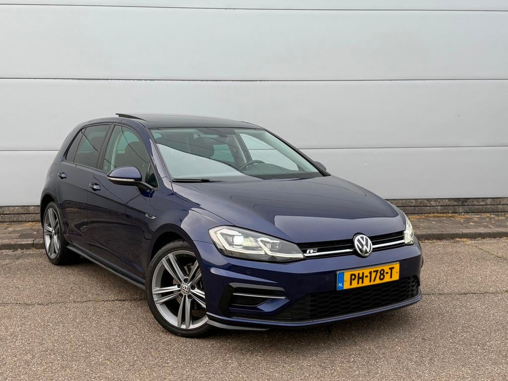 Volkswagen Golf 2.0 TDI 150PK R-LINE (bj 2017) DSG|PANO|VIRT, Auto's, Gebruikt, Euro 6, 4 cilinders, Blauw