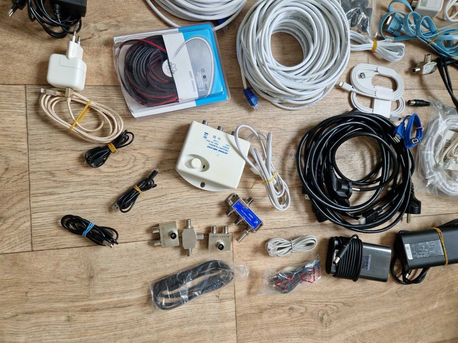 Grote partij diverse kabels en adapters, Ophalen of Verzenden, Gebruikt, 10 meter of meer, Overige kabels