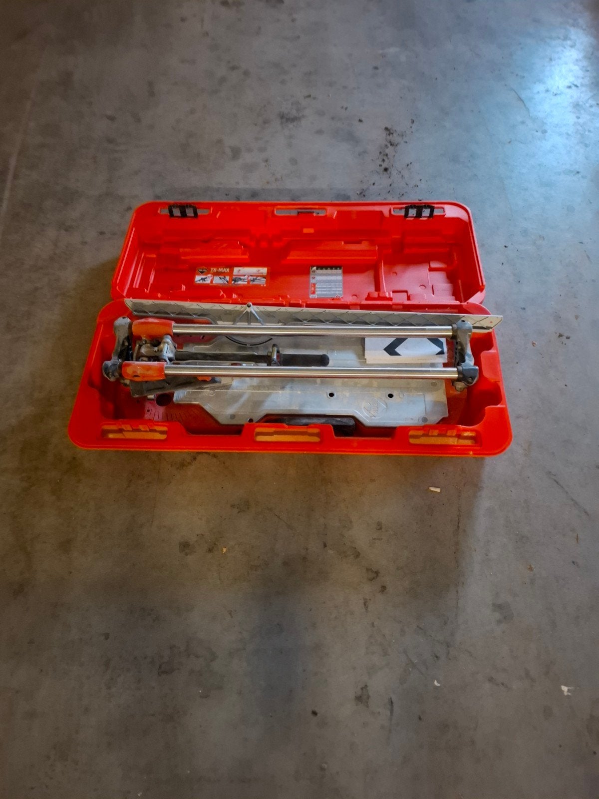 rubi tegelsnijder, Ophalen, Zo goed als nieuw