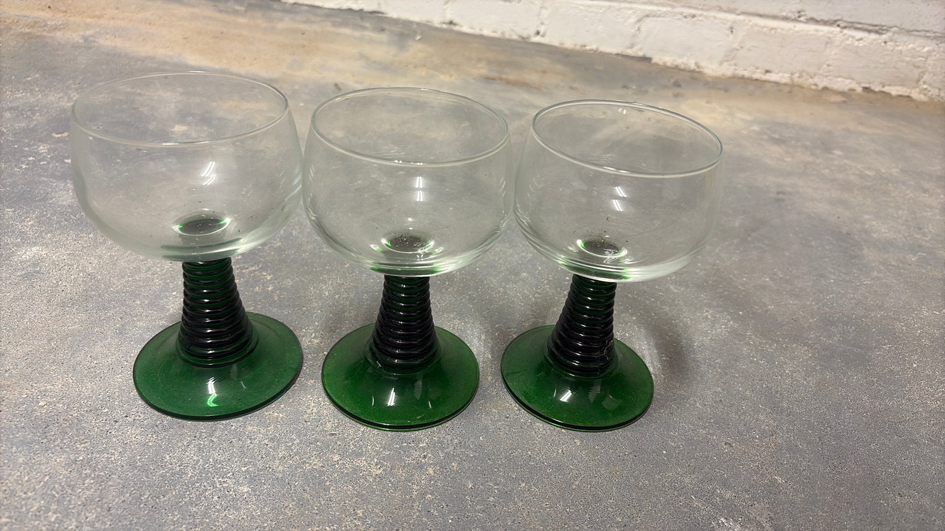 Drie groene vintage seventies wijnglazen, Ophalen, Gebruikt, Overige typen