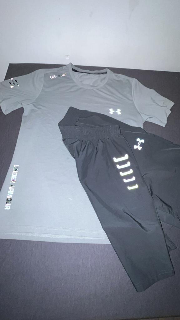 under armour, Ophalen of Verzenden, Zo goed als nieuw, Zwart, Algemeen