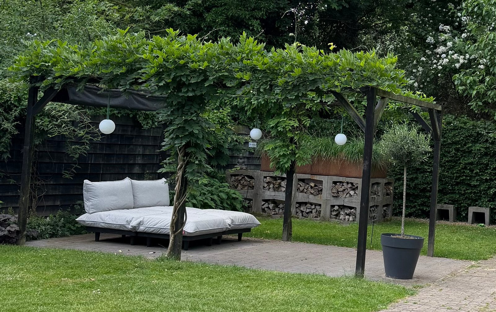 Fatboy Paletti daybed (2 stuks) zgan. All weather, Ophalen, Hoekbank, 75 tot 100 cm, Zo goed als nieuw
