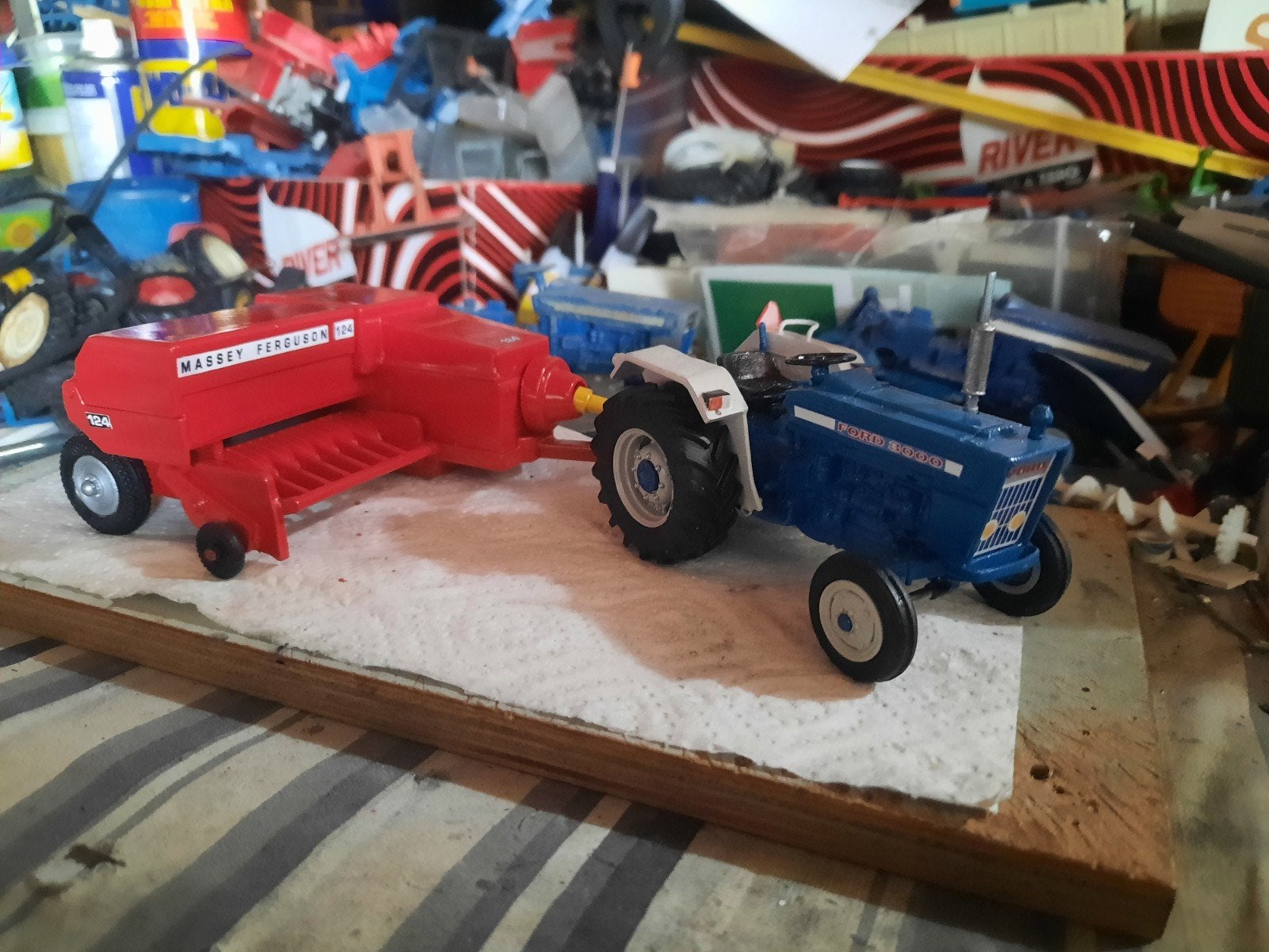 Ford 3000 + MF 124 baalenpers, Eén persoon, Overige typen