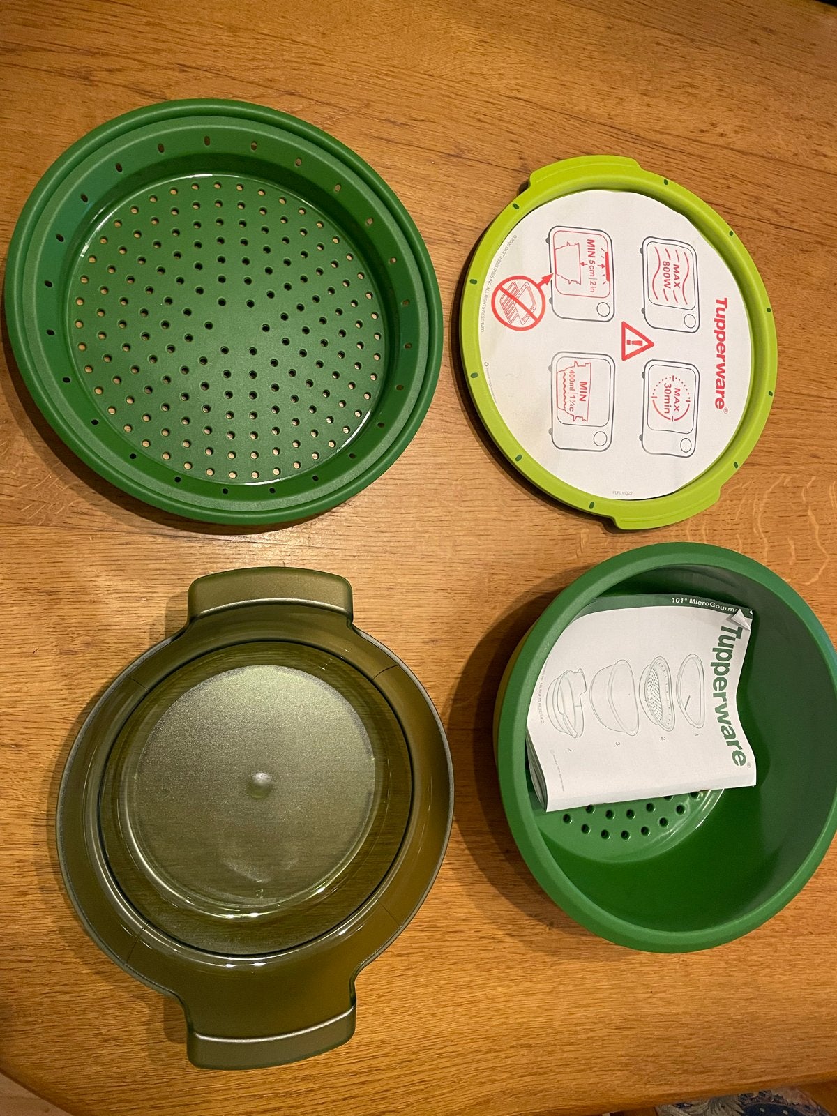 Nieuwe Tupperware Micro Gourmet Stoompan + 4 stoom bakjes, Overige typen, Nieuw, Ophalen of Verzenden, Magnetronbestendig