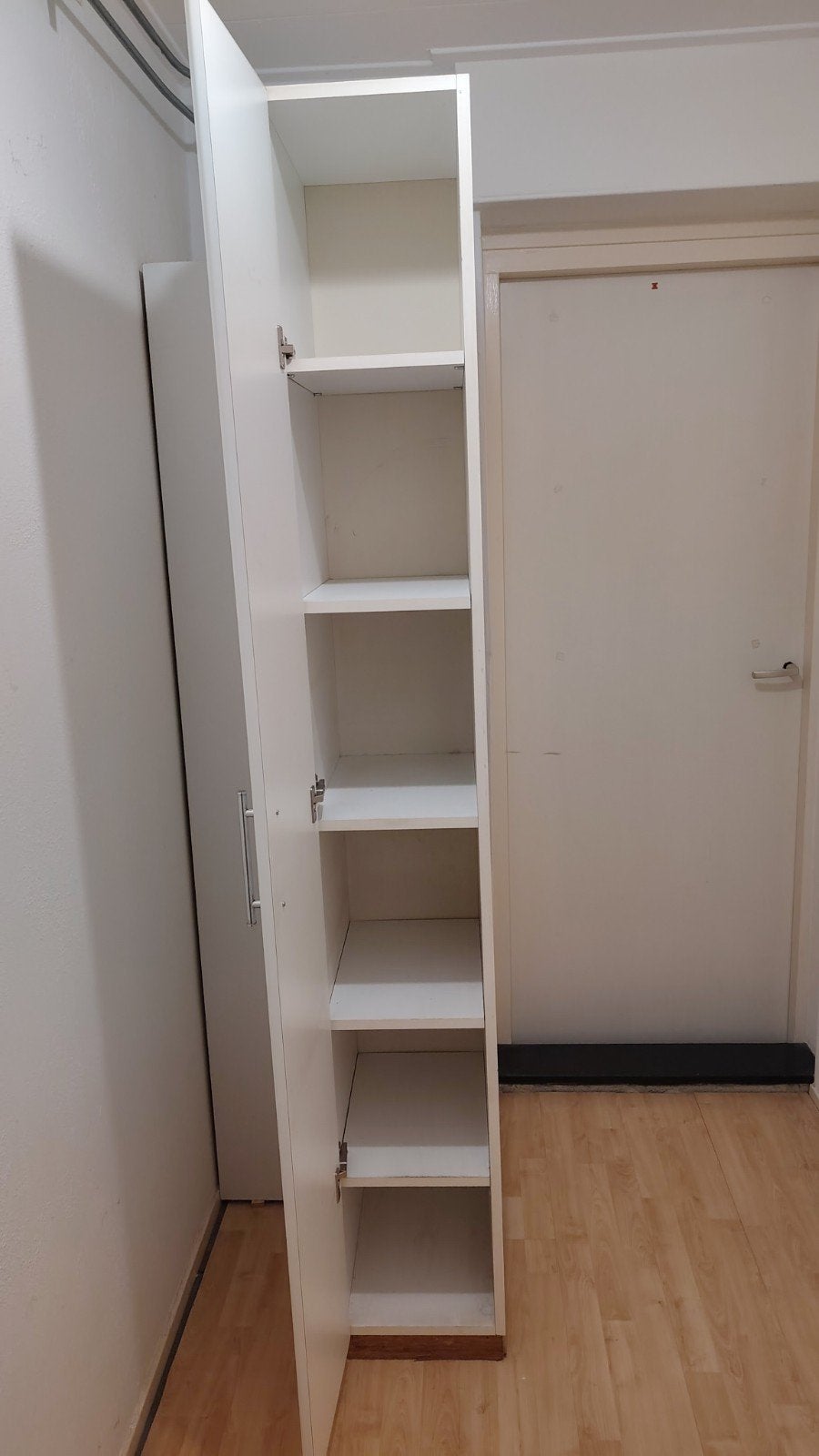 Smalle hoge kast 206 hoog, Ophalen, 25 tot 50 cm, Minder dan 50 cm, 150 tot 200 cm