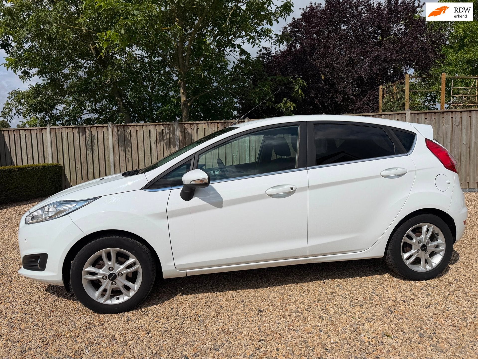 Ford Fiesta 1.0 EcoBoost Titanium 125PK Airco & Navigatie &, Voorwielaandrijving, Bedrijf, Handgeschakeld, Geïmporteerd