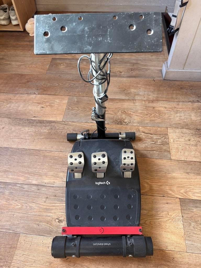 Logitech G29 pedalen + verstelbare wheel stand – goede staat, Ophalen, Zo goed als nieuw