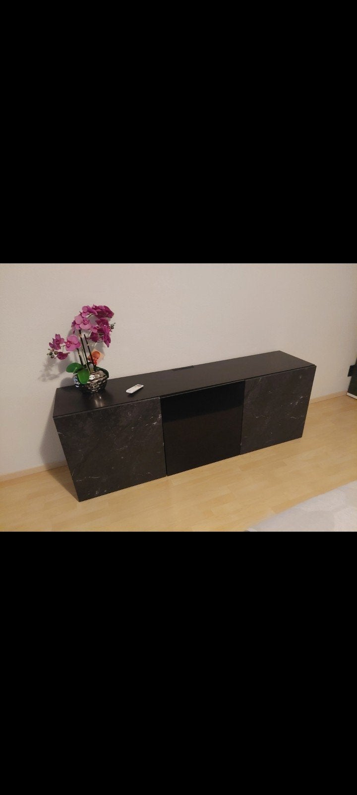 Modern TV-meubel / Dressoir in donker marmerlook, Ophalen, Overige materialen, 150 tot 200 cm, Zo goed als nieuw