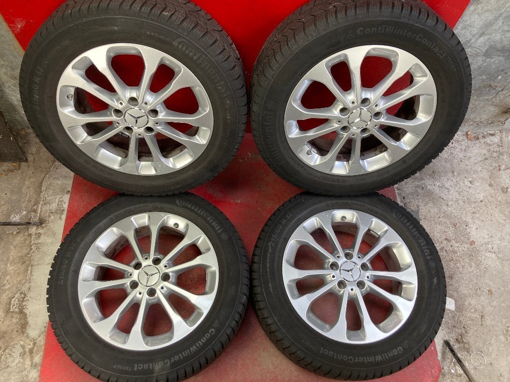 Winterbanden Mercedes GLA 215/60R17 Continental, Auto-onderdelen, ., Banden en Velgen, 17 inch, Mercedes