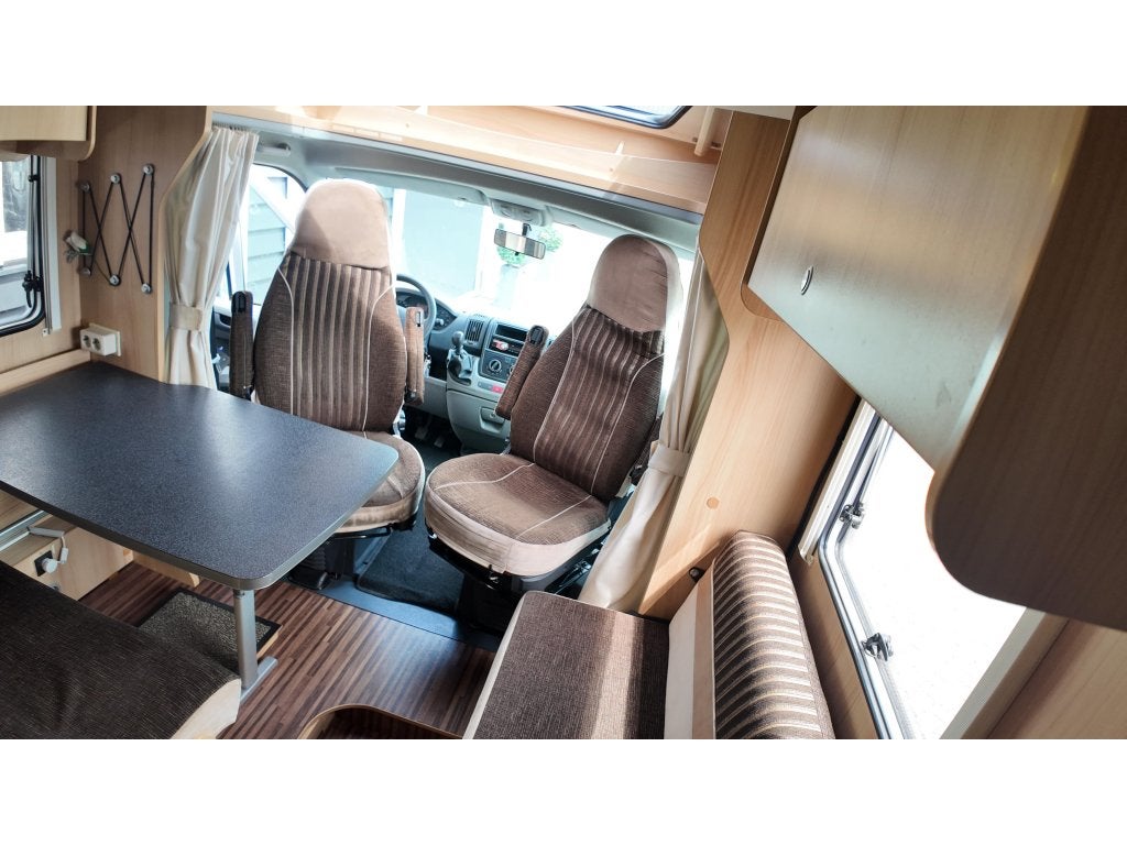 Sunlight T64 camper voor 4 personen met hefbed en fransbed, Caravans en Kamperen, Campers, Chemisch toilet, Sunlight, Fiat, Koelkast