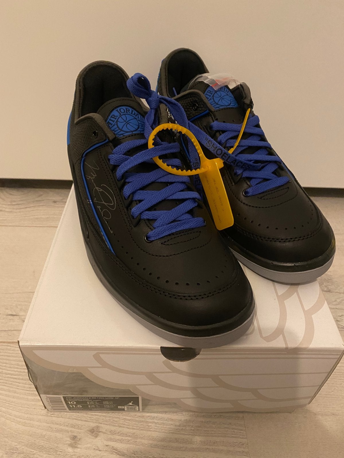 Nike Air Jordan off white splinternieuwe schoenen maat 44, Zwart, Nieuw, Ophalen of Verzenden, Sneakers of Gympen