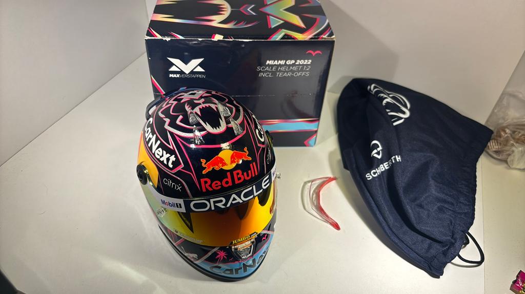 F1 helm max Verstappen miami gp 2022 1.2, Hobby en Vrije tijd, Modelauto's | 1:5 tot 1:12, Auto, Ophalen of Verzenden, A, A