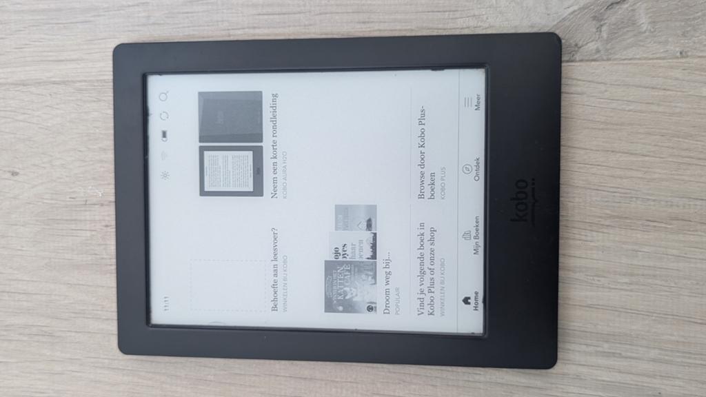 Kobo aura h2o in goede staat, Computers en Software, E-readers, Ophalen of Verzenden