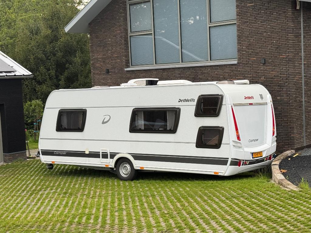 Dethleffs camper 560 stapelbed airco mover 2019, 7 tot 8 meter, Particulier, Kachel, Dethleffs