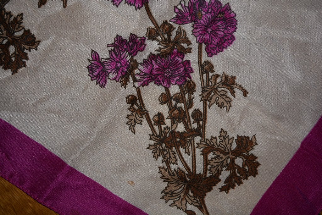 Trevira, leuk fleurig shawltje, fuchsia met bloempatroon, Kleding | Dames, Maat 46/48 (XL) of groter, Ophalen of Verzenden, Zo goed als nieuw