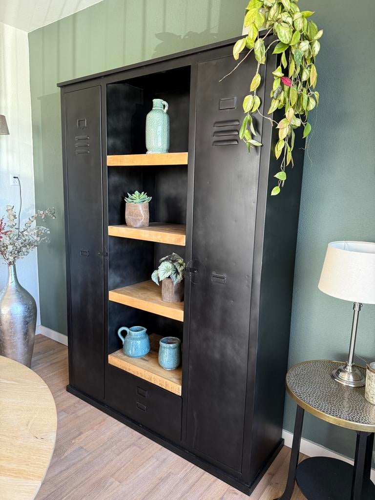 Metalen kast, Huis en Inrichting, Kasten | Boekenkasten, Ophalen, Zo goed als nieuw, 25 tot 50 cm, 50 tot 100 cm