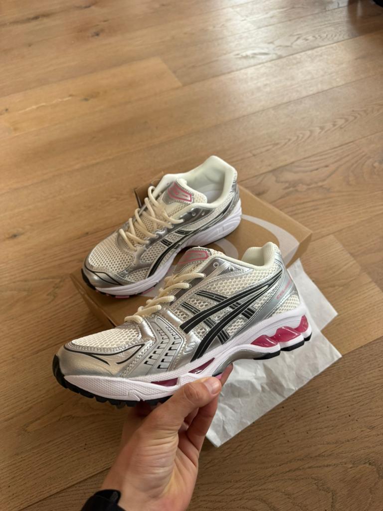 ASICS Gel Kayano 14 cream sweet pink maat 42, Ophalen of Verzenden, Zo goed als nieuw