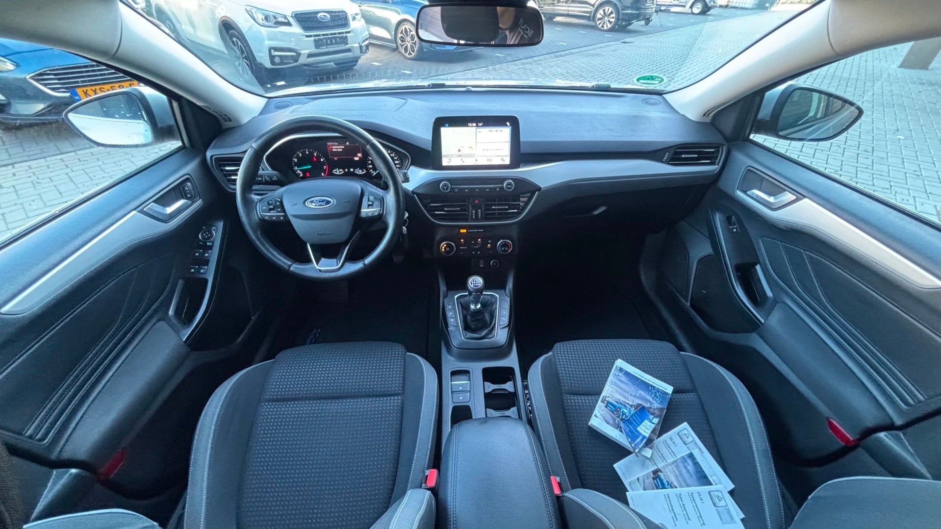 Ford Focus 125pk Edition | FULL LED | 17INCH | CARPLAY | CAM, Dealer onderhouden, Gebruikt, Zwart, 1446 kg