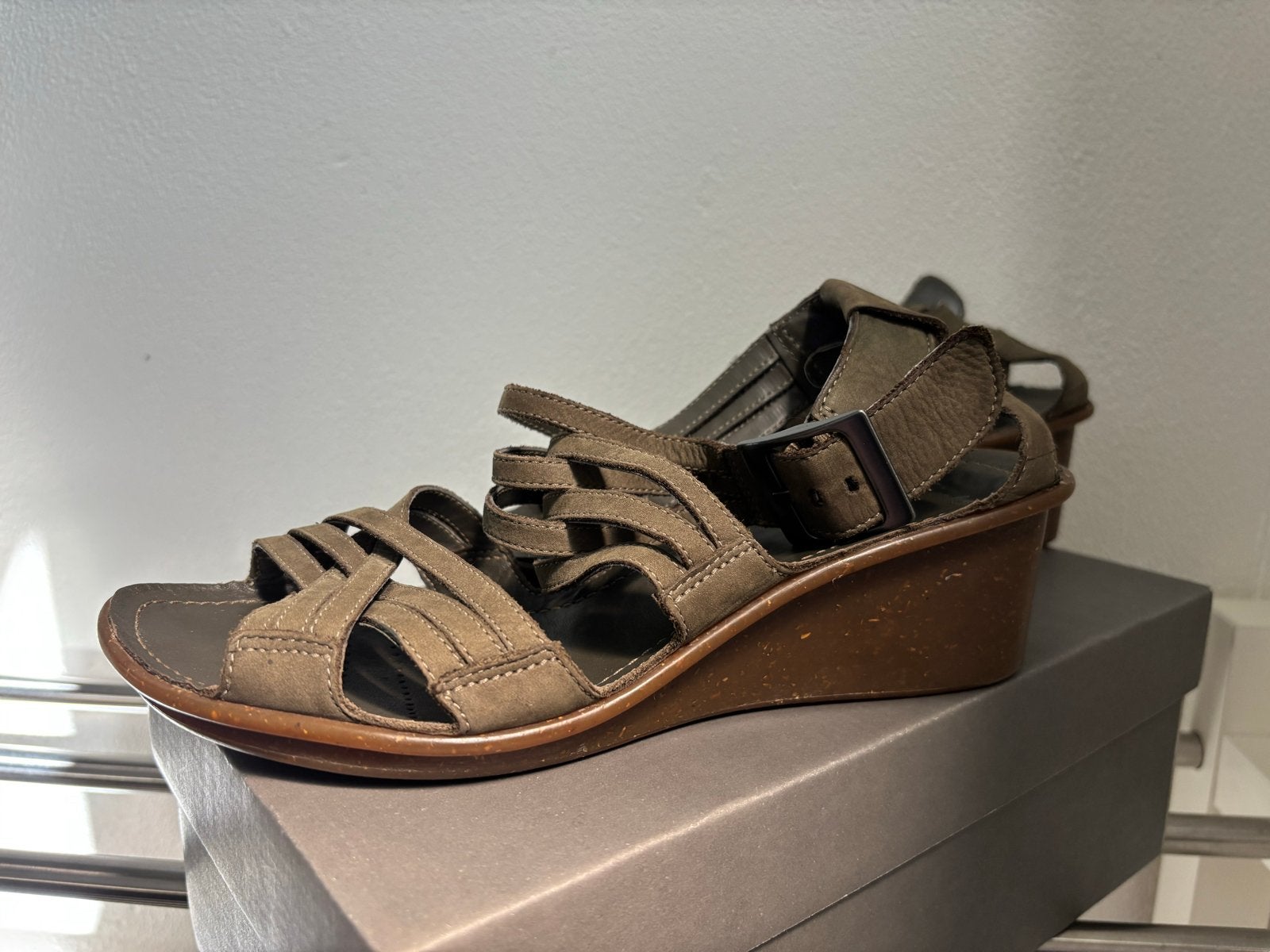 Clarks sandalen met sleehak, maat 39, Ophalen of Verzenden, Gedragen, Bruin, Sandalen of Muiltjes