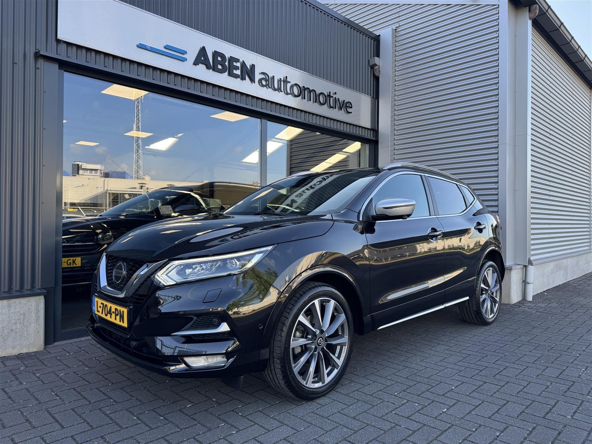 Nissan QASHQAI 1.3 DIG-T 160PK Tekna+ automaat (PANO|LUXE LE, Auto's, Gebruikt, 4 cilinders, 1290 kg, Zwart