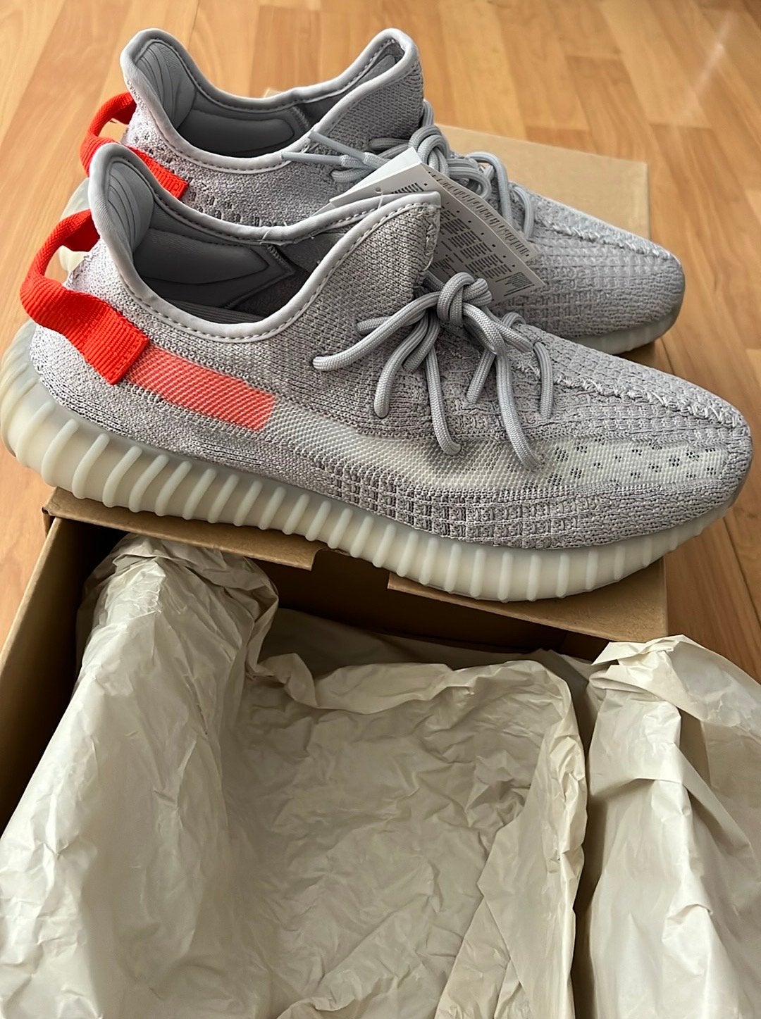 Yeezy Boost 350 V2 - Meest Gewilde Modellen, Ophalen of Verzenden, Nieuw, Overige kleuren, Sneakers of Gympen