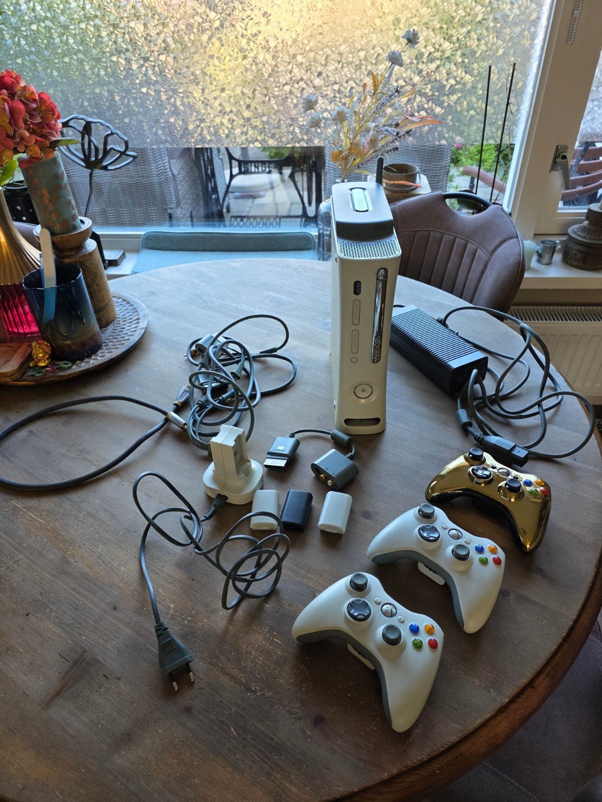Xbox 360 60GB HDMI + 3 originele controllers (Gold Chrome) +, Ophalen, Gebruikt, Overige genres, Eén computer