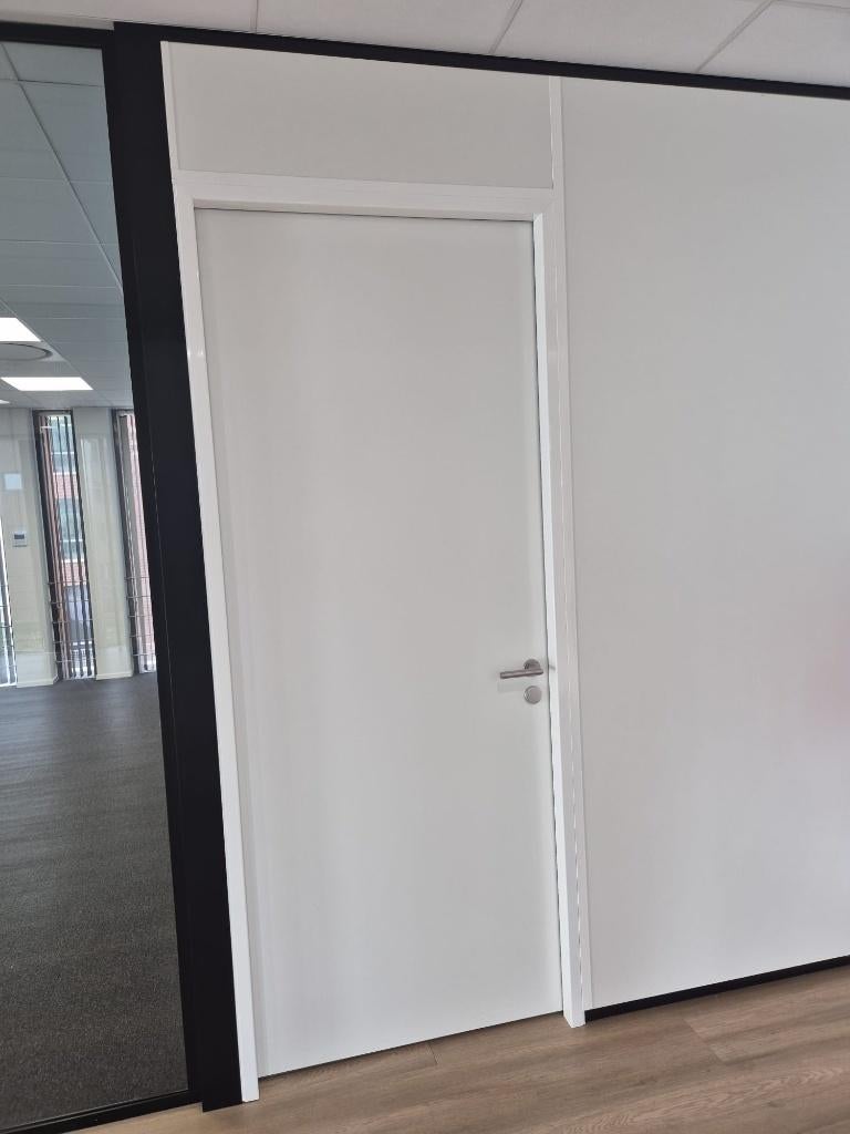 Moderne binnendeur met kozijn, Doe-het-zelf en Verbouw, Deuren en Horren, Zo goed als nieuw, Binnendeur, 215 cm of meer, 80 tot 100 cm