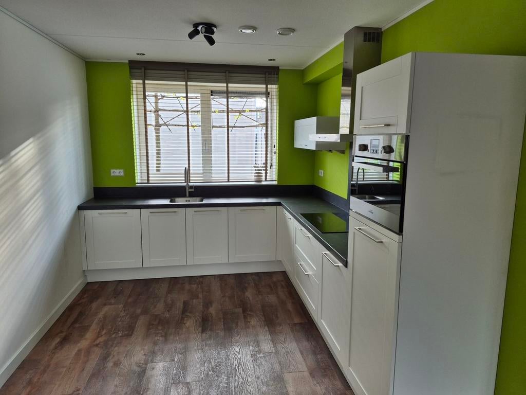 Hoek keuken 290x335 met diverse apparaten, Ophalen, Gebruikt, Hoekkeuken