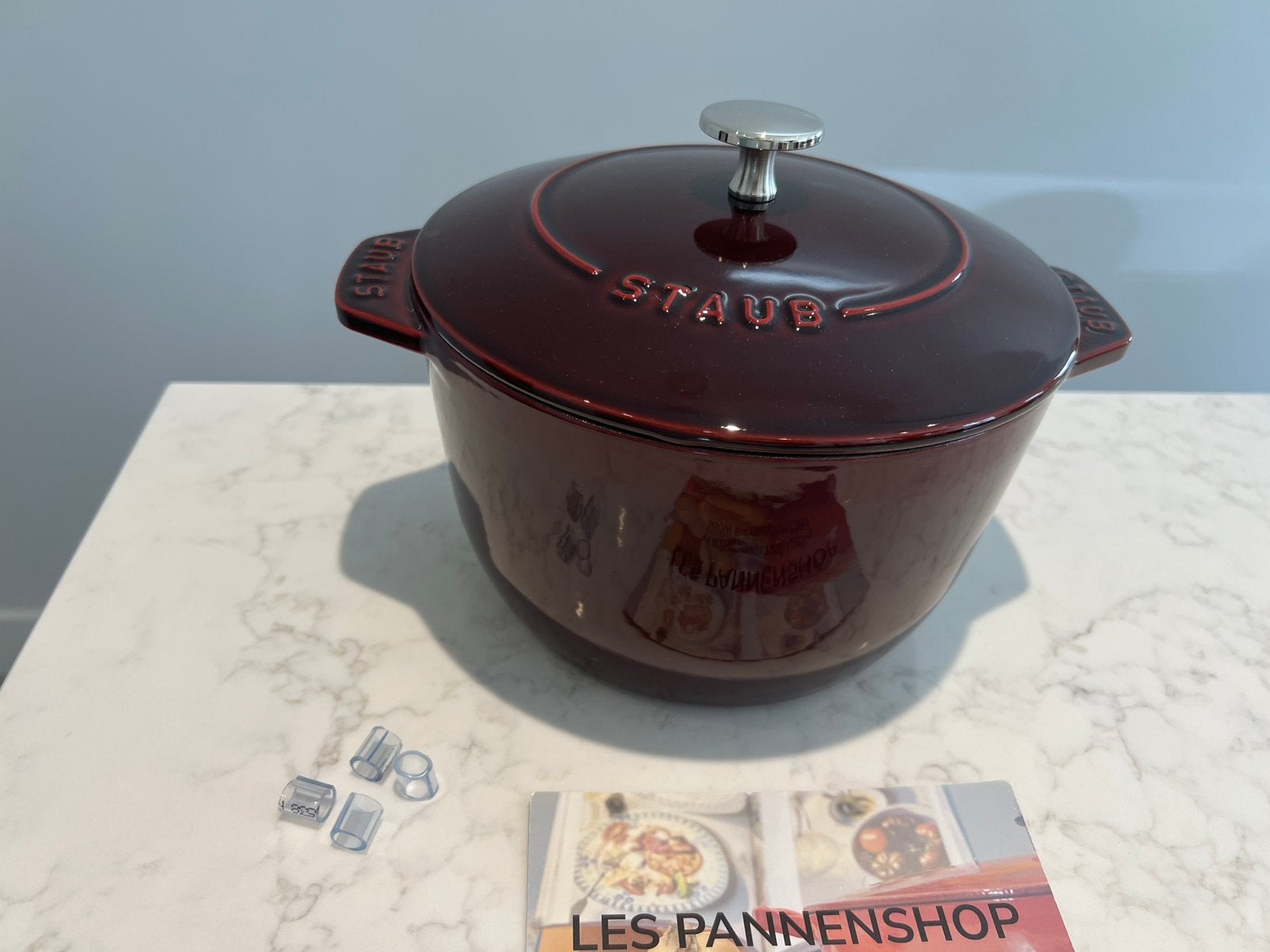 Staub Gohan 20 cm Grenadine – 3 liter – NIEUW!, Gietijzer, Nieuw, Ophalen of Verzenden, Staub