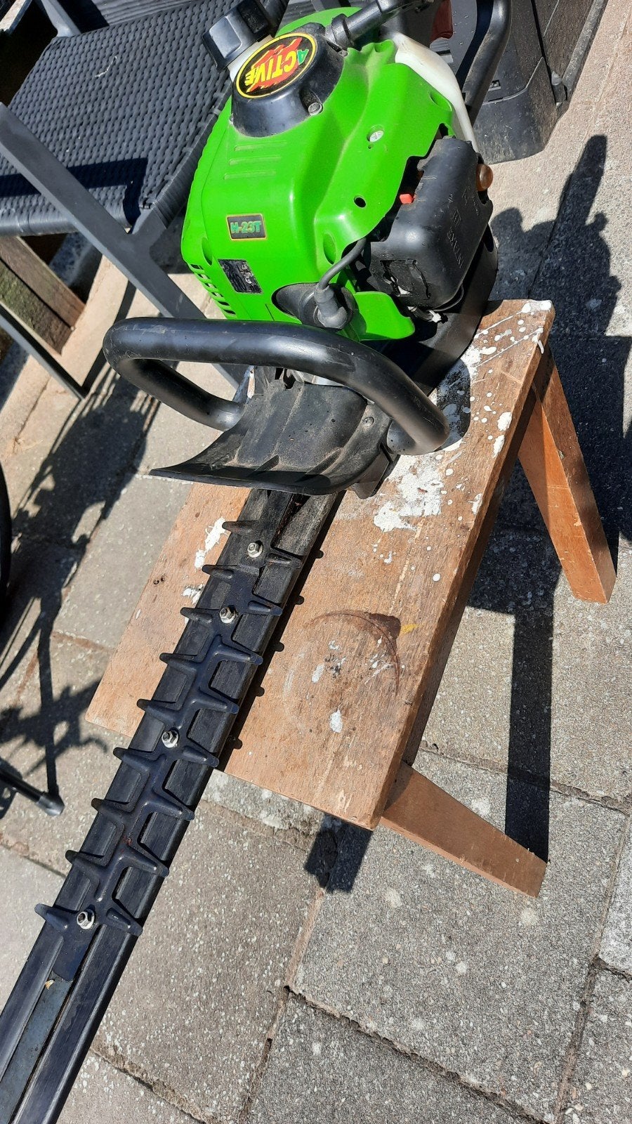 te koop heggeschaar op benzine maar paar keer gebruikt, Ophalen, Zo goed als nieuw, Benzine
