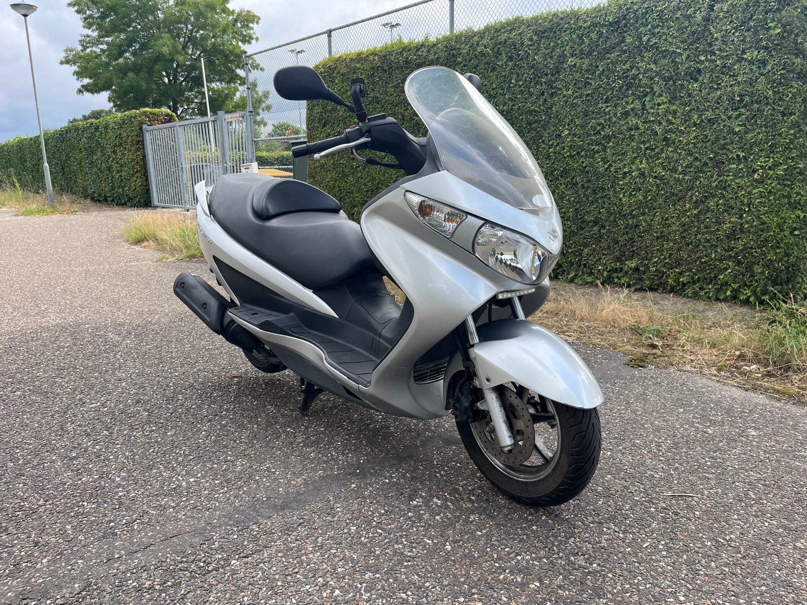 In de file is verleden tijd met Suzuki UH200 Burgman op tijd, Motoren, Scooter, Minimaal motorrijbewijs A2, 200 cc, Automaat